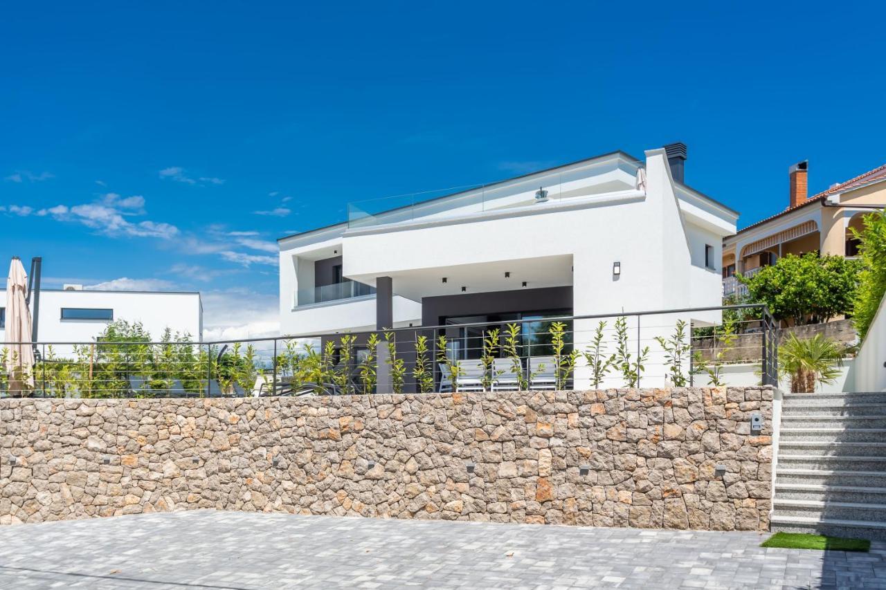 Deluxe Villa With Swimming Pool, Whirlpool On The Roof Terrace With A Beautiful Sea View - By Traveler Tourist Agency Krk Id 2169 II Sveti Vid-Miholjice Exterior foto